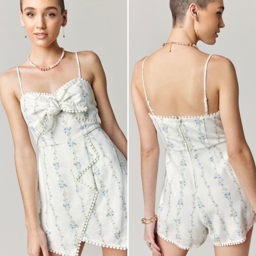 Francesca's Camila Miami White Asymmetrical Floral Romper Women’s Size Medium